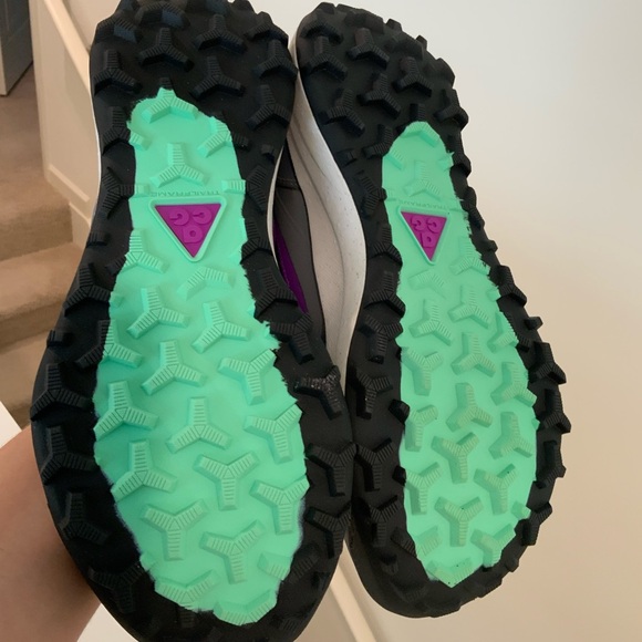 Nike ACG Gray and Purple Athletic Shoes - Picture 10 of 10